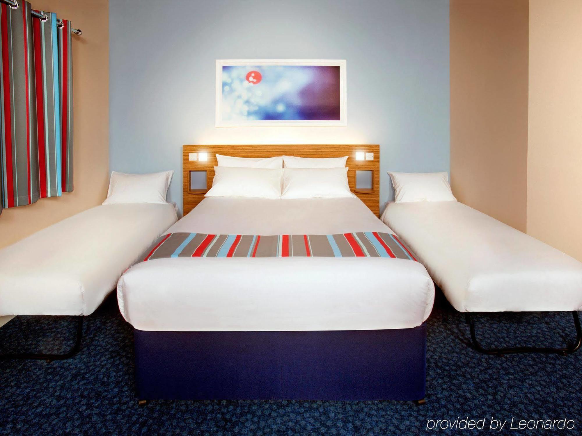 Travelodge London Ealing Ngoại thất bức ảnh