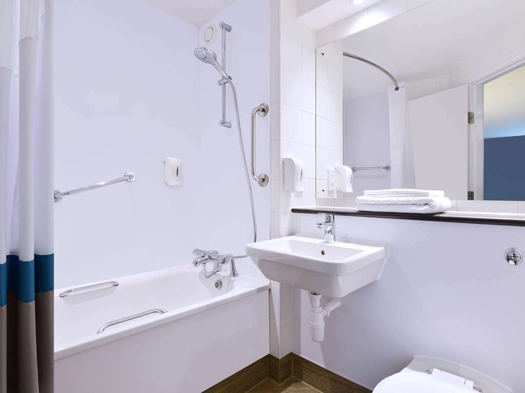 Travelodge London Ealing Phòng bức ảnh