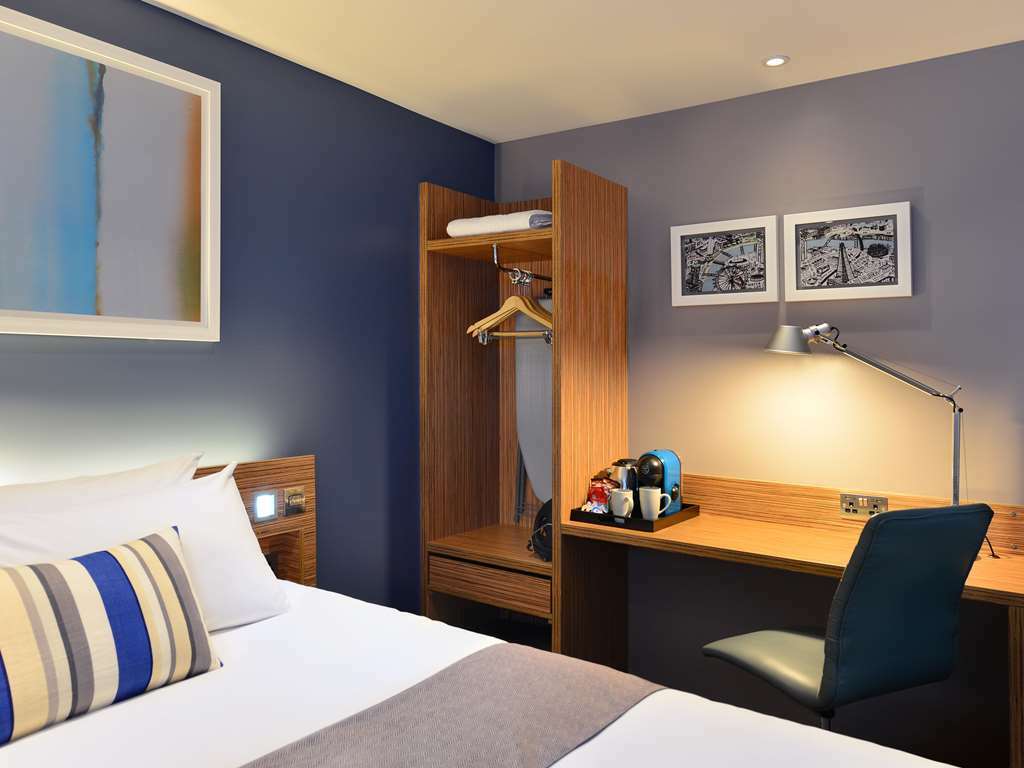 Travelodge London Ealing Phòng bức ảnh